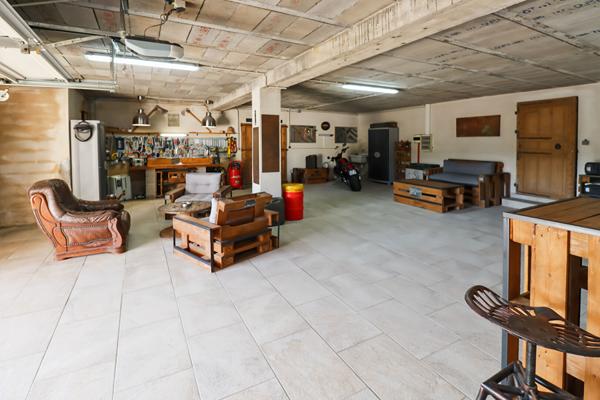 Maison Rognac 7 pièce(s) 277 m2