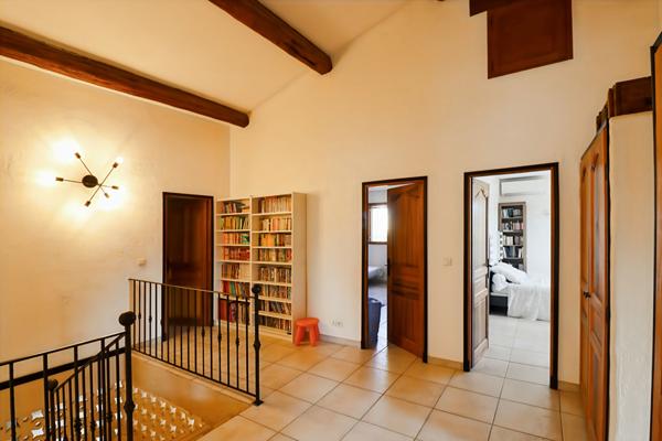 Maison Rognac 7 pièce(s) 277 m2