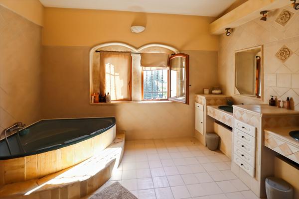 Maison Rognac 7 pièce(s) 277 m2