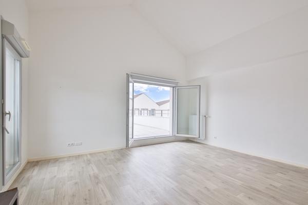 Appartement
         4 pièces
        - 85 m² Exclusivité 358 000 € *