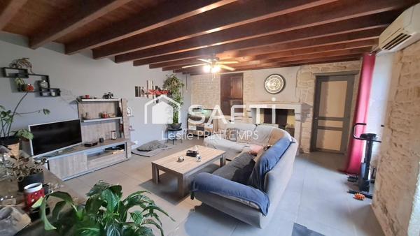 Longère 5 chambres garage et dépendances à Coulonges sur l'Autize !