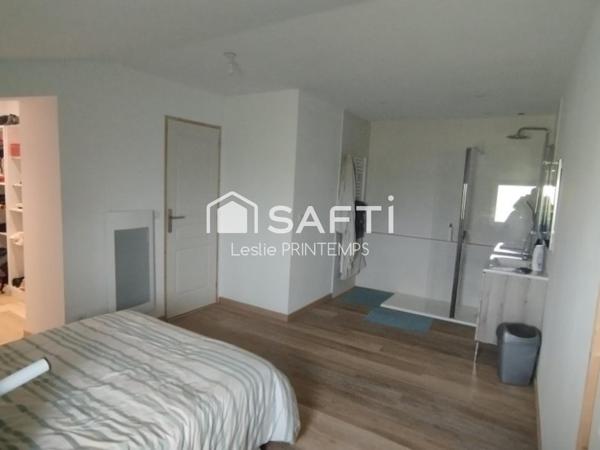 Longère 5 chambres garage et dépendances à Coulonges sur l'Autize !