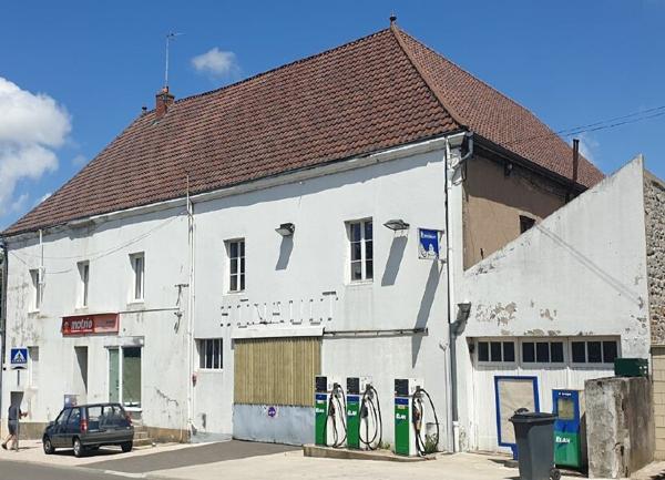 Immeuble à vendre    4 pièces •  Blanzy