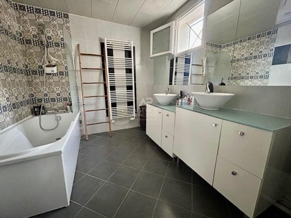 Maison Acheres 5 pièce(s) 127 m2 €439 000 **  - Référence  9024