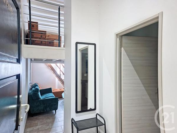 Appartement F2 à vendre  2 pièces - 44 m2 SATHONAY CAMP - 69