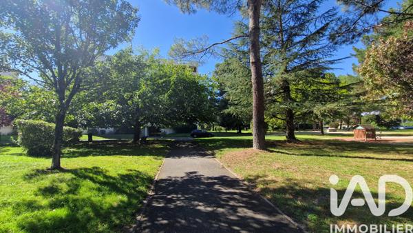 Location appartement 5 pièces 94 m² Pessac