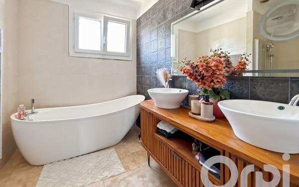 Maison à vendre    6 pièces •  Bollène