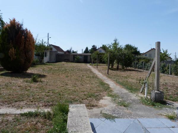 Location                                                      Maison
                        
                     4 pièces                      80 m2                     à Vierzon