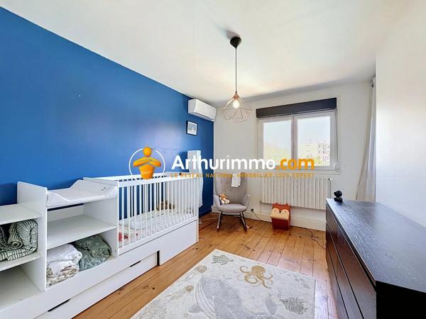Vente                                                      Maison
                        
                     6 pièces                      145 m2                     à Bourgoin-Jallieu
