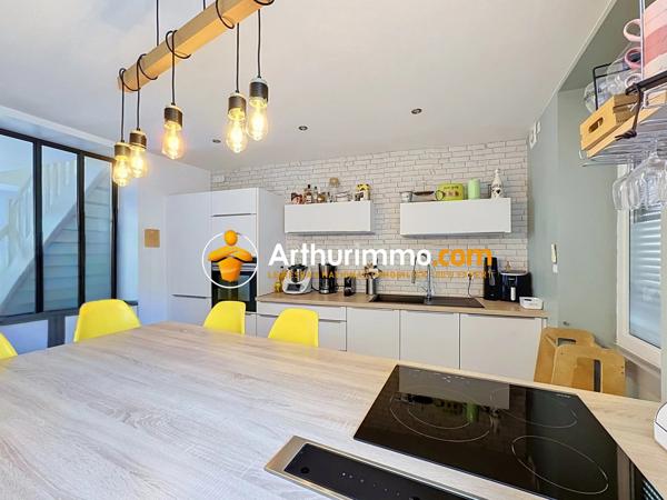 Vente                                                      Maison
                        
                     6 pièces                      145 m2                     à Bourgoin-Jallieu