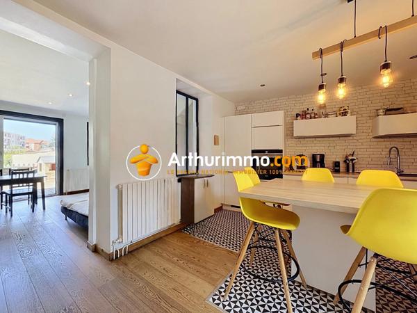 Vente                                                      Maison
                        
                     6 pièces                      145 m2                     à Bourgoin-Jallieu