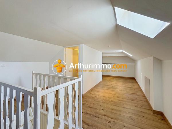 Vente                                                      Maison
                        
                     6 pièces                      145 m2                     à Bourgoin-Jallieu