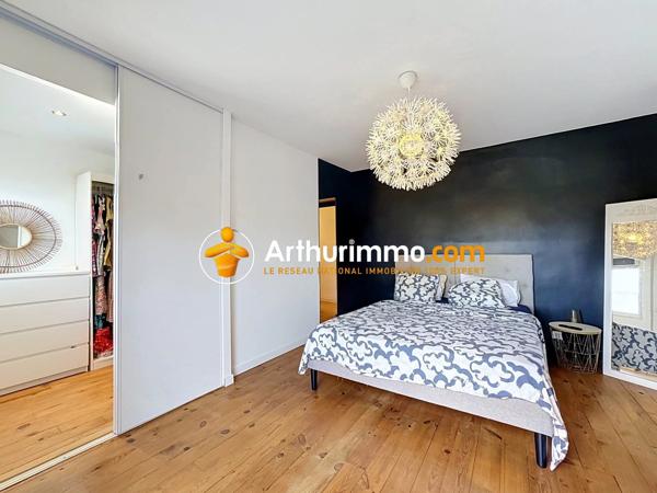 Vente                                                      Maison
                        
                     6 pièces                      145 m2                     à Bourgoin-Jallieu