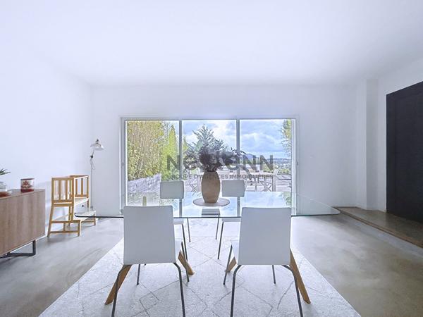 Magnifique Villa T5 de 170 m2 sur un terrain de 1 000m2 - Au calme absolu - Secteur Camoins 13011