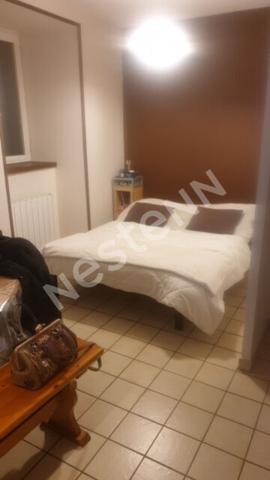 Studio meublé au 1er étage dans le centre ville de Tence