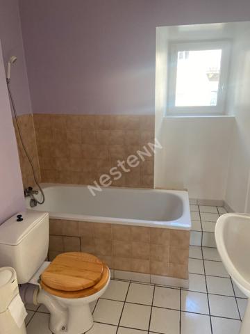 Studio meublé au 1er étage dans le centre ville de Tence