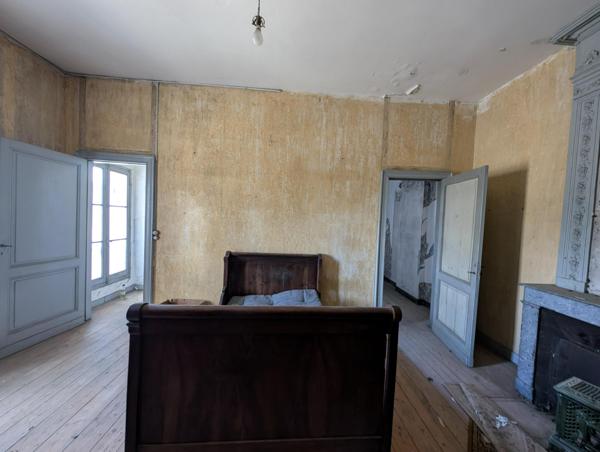 Ensemble immobilier – 2 maisons de ville en pierre – Saucats centre bourg