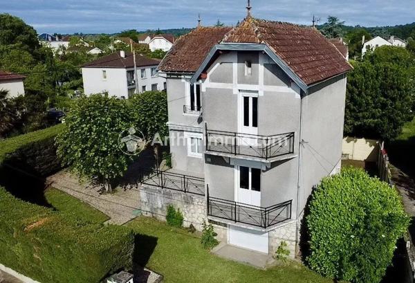 Vente                                                      Maison
                        
                     4 pièces                      119 m2                     à Saint-Astier