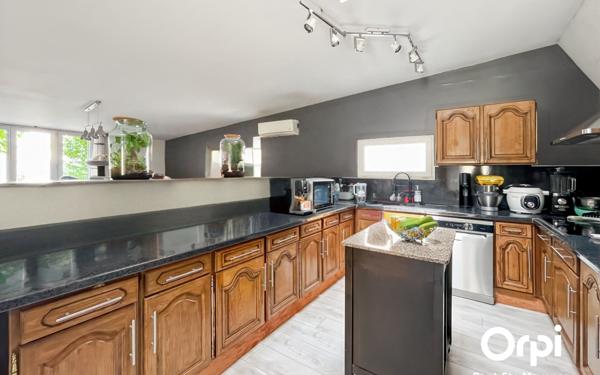 Maison à vendre    7 pièces •  Verneuil-en-Halatte