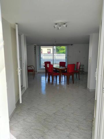 Pavillon, proche commerces beau potentiel