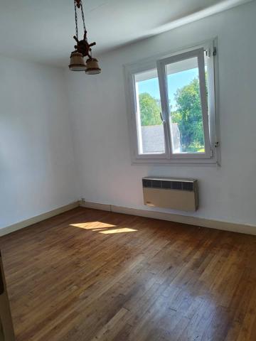 Pavillon, proche commerces beau potentiel