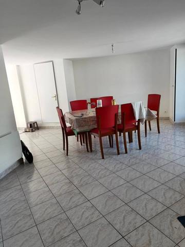 Pavillon, proche commerces beau potentiel