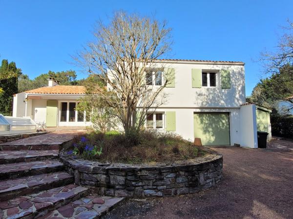 Villa avec piscine 200m² habitables - Parc de la résidence - La Palmyre