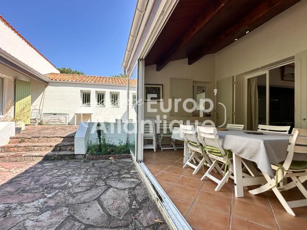 Villa avec piscine 200m² habitables - Parc de la résidence - La Palmyre