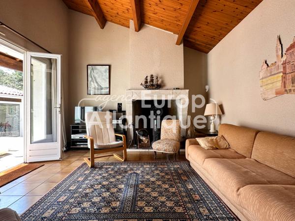 Villa avec piscine 200m² habitables - Parc de la résidence - La Palmyre