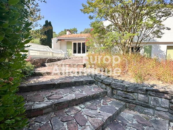 Villa avec piscine 200m² habitables - Parc de la résidence - La Palmyre