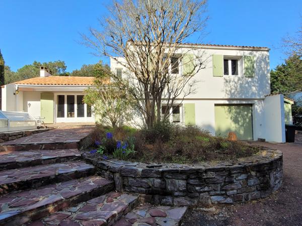 Villa avec piscine 200m² habitables - Parc de la résidence - La Palmyre