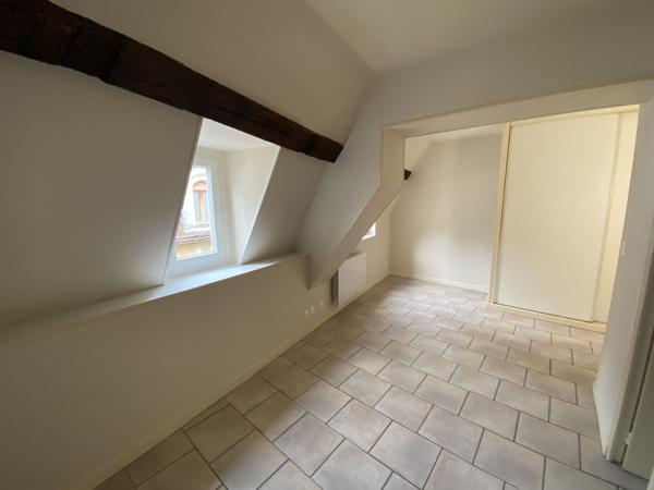 Appartement
                                                                                                                                                                                                                                                                                                                        1 pièce(s)                                                                                                                                                                                                                                                                                                                              20  m²