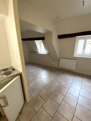 Appartement
                                                                                                                                                                                                                                                                                                                        1 pièce(s)                                                                                                                                                                                                                                                                                                                              20  m²
