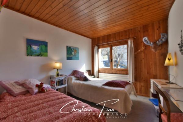 SERRE CHEVALIER - LA SALLE LES ALPES Belle maison de village avec extérieur