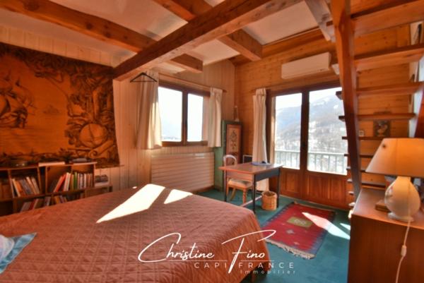 SERRE CHEVALIER - LA SALLE LES ALPES Belle maison de village avec extérieur