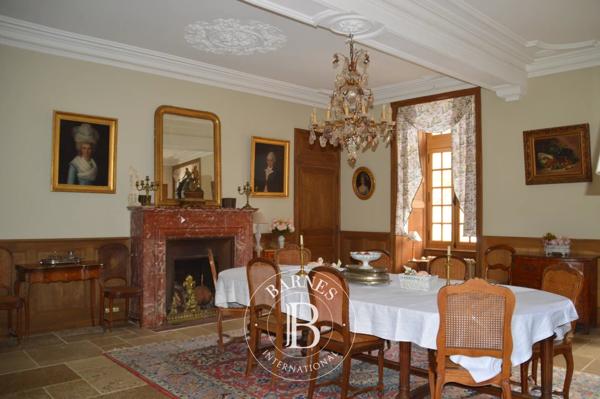 La Châtaigneraie, Château 9 Chambres -  738 m² à vendre