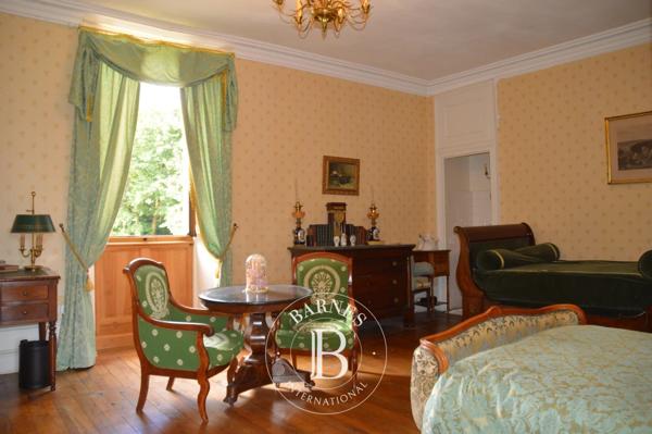 La Châtaigneraie, Château 9 Chambres -  738 m² à vendre