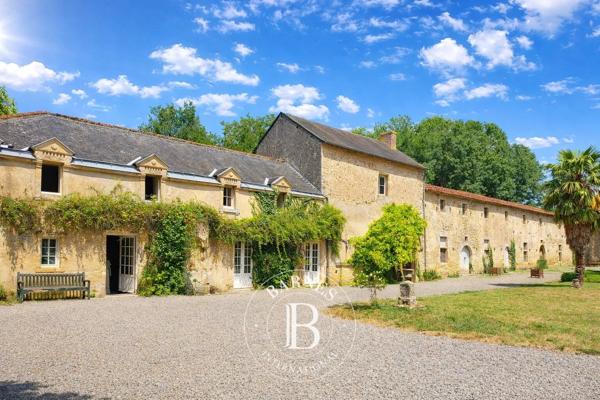 La Châtaigneraie, Château 9 Chambres -  738 m² à vendre