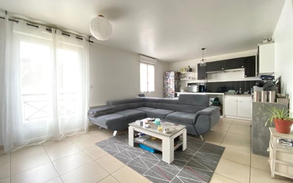 Appartement à vendre    3 pièces •  Épône