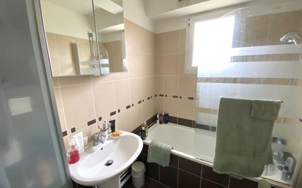 Appartement à vendre    3 pièces •  Épône