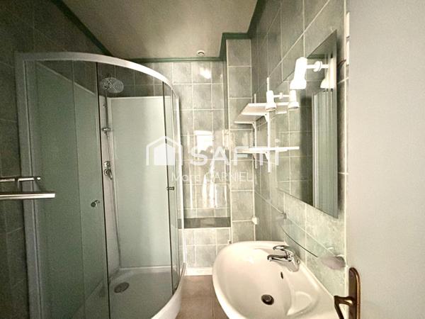 MAISON ENTRETENUE 157m2 env., APPART RÉNOVÉ 73m2 env.