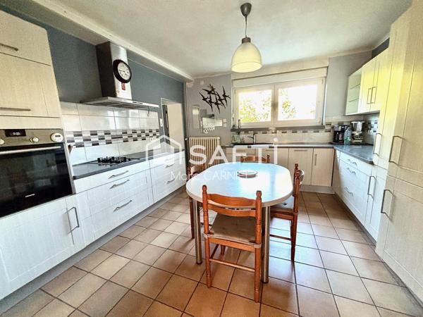 MAISON ENTRETENUE 157m2 env., APPART RÉNOVÉ 73m2 env.