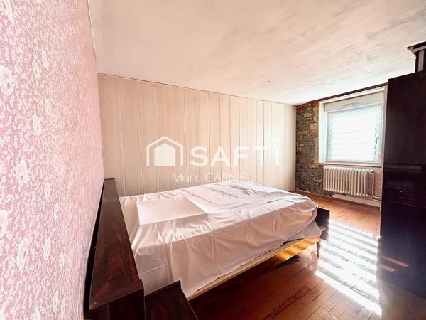 MAISON ENTRETENUE 157m2 env., APPART RÉNOVÉ 73m2 env.