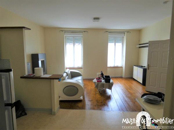 Vente Immeuble de rapport - Centre-ville de JARNAC - 6 appartements - Investissement locatif