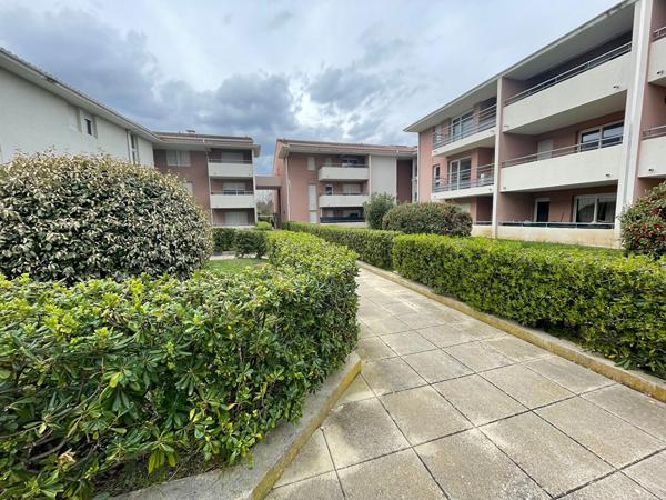 AVIGNON MONTFAVET PROCHE CENTRE VILLE - APPARTEMENT EN REZ DE JARDIN - TYPE2 A VENDRE AVEC PARKING