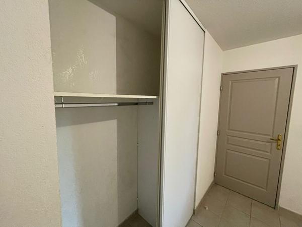 AVIGNON MONTFAVET PROCHE CENTRE VILLE - APPARTEMENT EN REZ DE JARDIN - TYPE2 A VENDRE AVEC PARKING