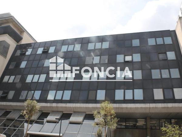 À vendre Local commercial 81.12 m² - Paris 75010