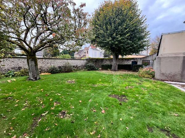 Maison Dourdan 7 pièce(s) 127 m2