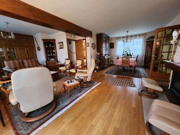 Maison Dourdan 7 pièce(s) 127 m2