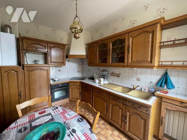 MAISON DE VILLE À VENDRE À NOGENT-LE-ROTROU (28)

Idéalement située à Nogent-le-Rotrou, cette...